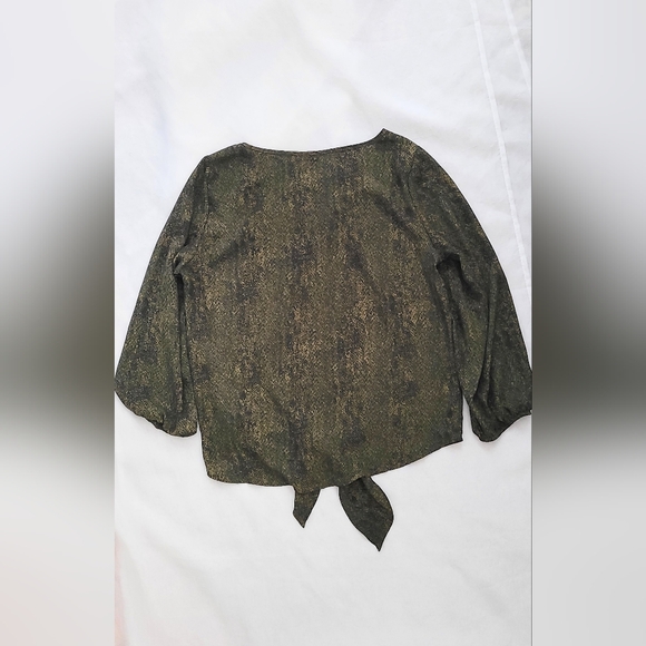 NWOT! West Kei Tie-Front Snakeskin Print Women's Relaxed Fit Blouse Size Small - Picture 5 of 7